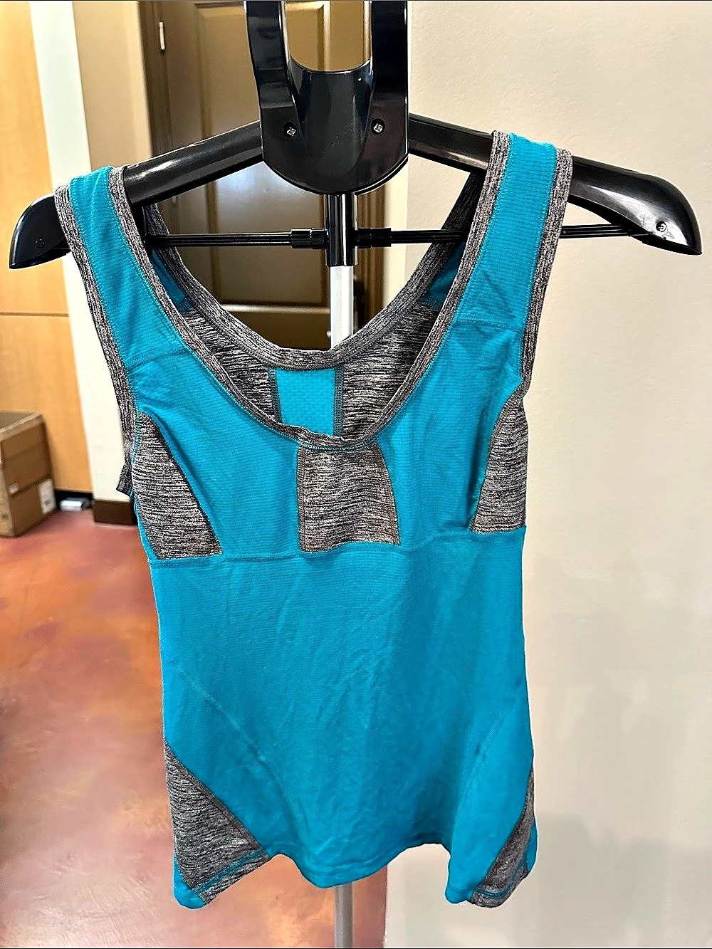 lululemon Sculpt Tank Color Block Athletic Tank in Blue & Gray SZ 6
